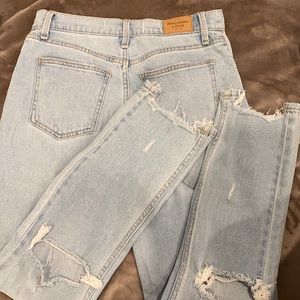 A & F MOM JEANS